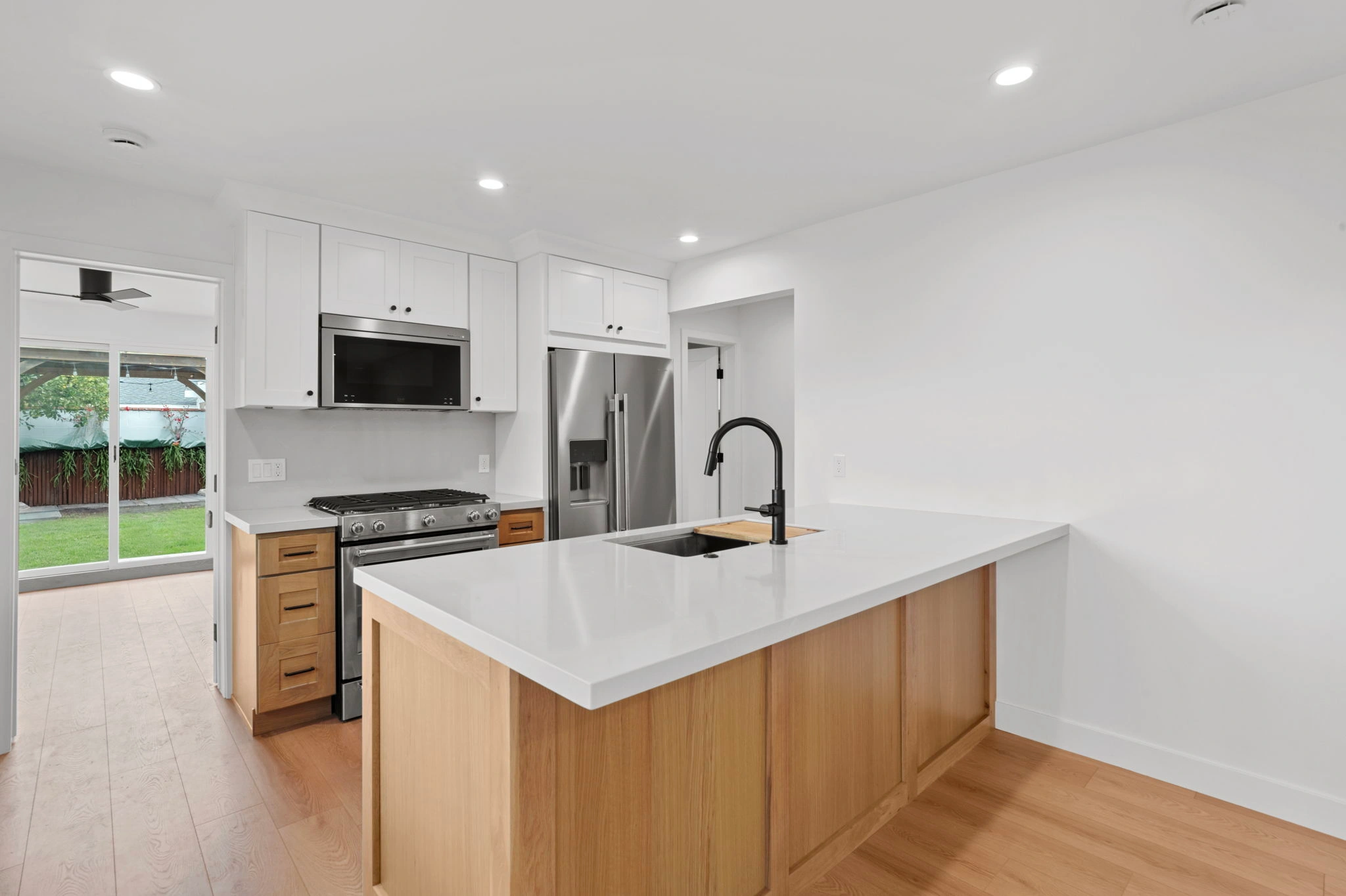 9cf3d061-0dc5-4763-912a-1f1680aaa9b1